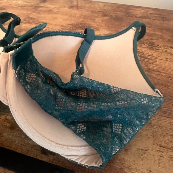 Victoria’s Secret Bra - Picture 7 of 11